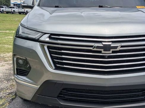 Used 2023 Chevrolet Traverse Premier FWD image 10