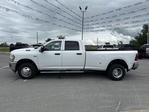 Used 2024 RAM 3500 Tradesman w/ Chrome Appearance Group AWD/4WD image 11