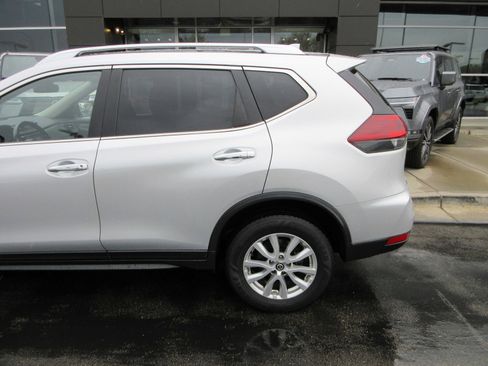 Used 2020 Nissan Rogue S w/ Special Edition Package AWD/4WD image 4