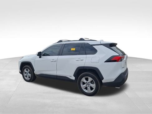 Used 2021 Toyota RAV4 XLE image 8