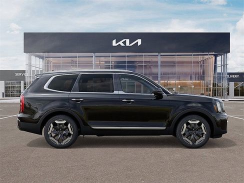 New 2025 Kia Telluride S image 7