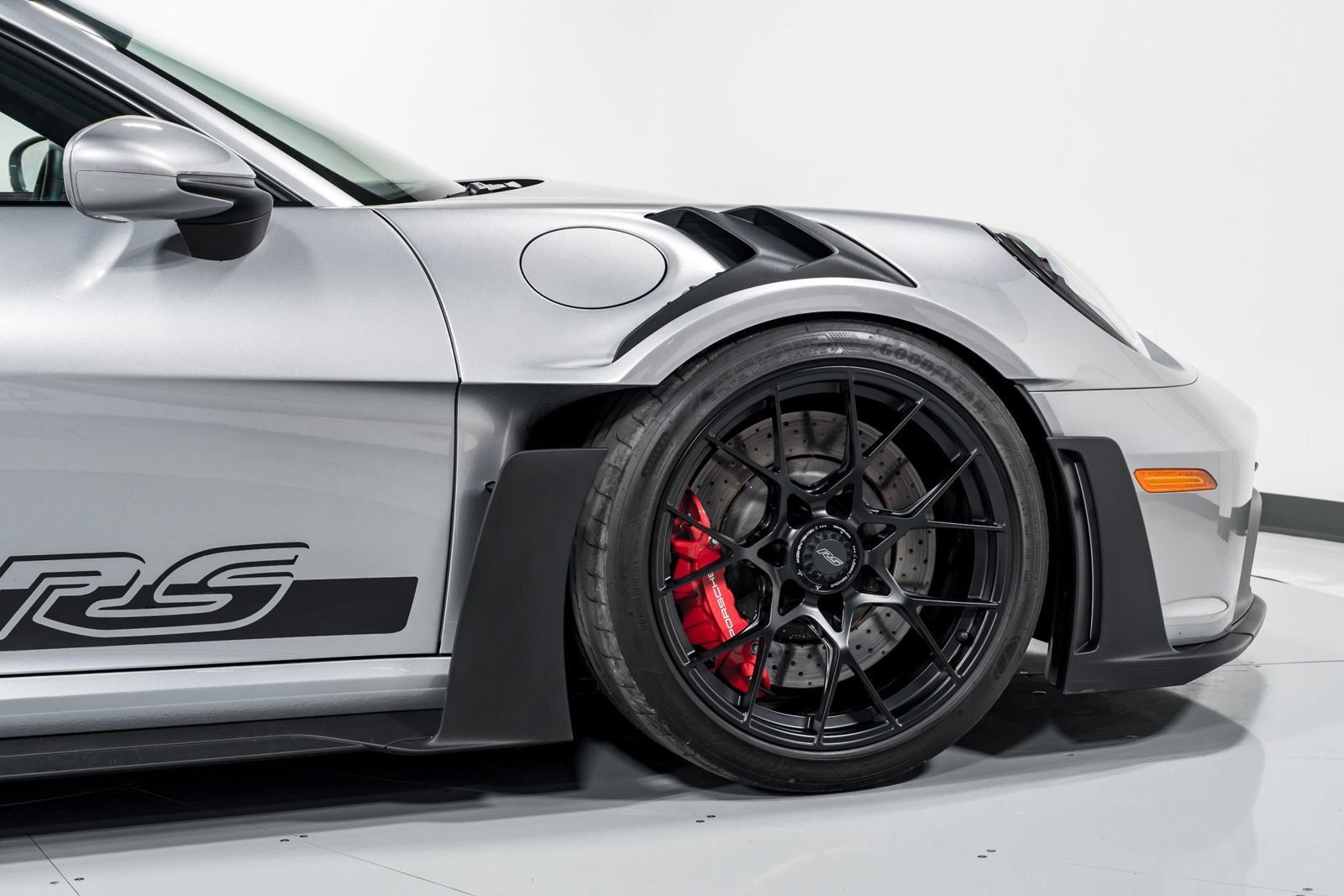 Used 2025 Porsche 911 GT3 RS RWD image 45