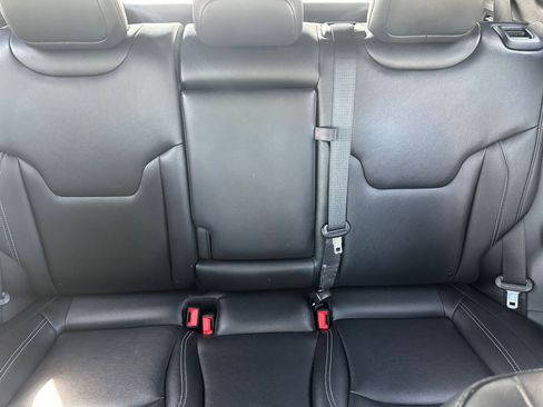 Used 2025 Jeep Compass Limited image 39