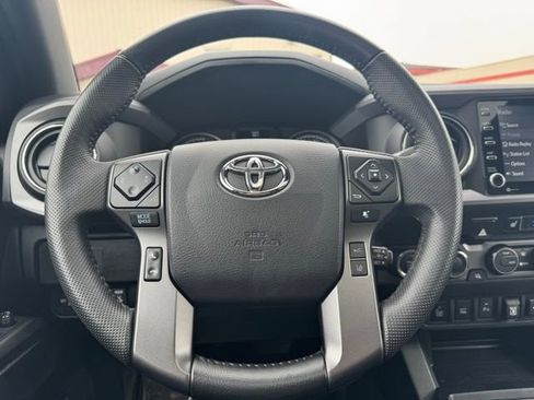 Used 2022 Toyota Tacoma TRD Off-Road w/ TRD Premium Off Road Package image 25