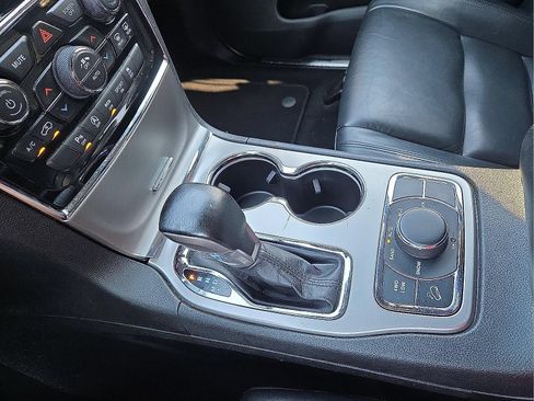 Used 2021 Jeep Grand Cherokee Limited AWD/4WD image 25