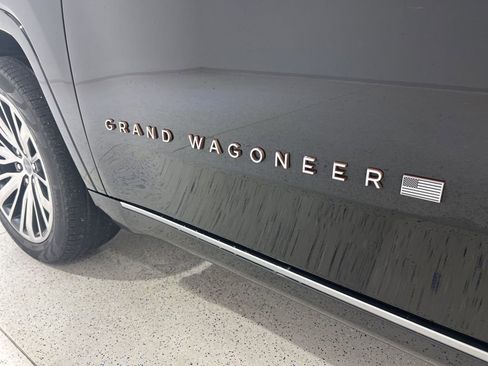 Used 2023 Jeep Grand Wagoneer Series III image 31