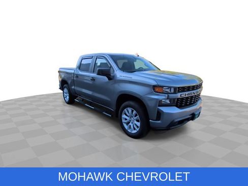 Used 2020 Chevrolet Silverado 1500 Custom w/ Custom Value Package AWD/4WD image 2