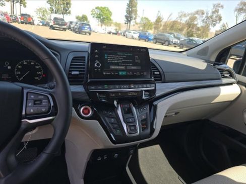 Used 2026 Honda Odyssey Elite image 6