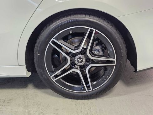 Used 2022 Mercedes-Benz A 220 4MATIC image 8