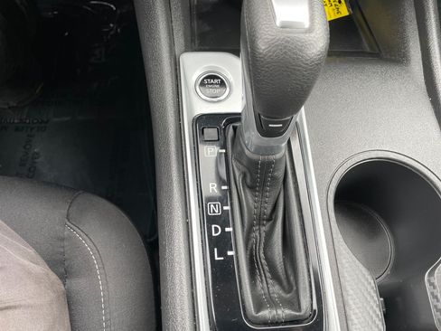 Used 2025 Nissan Altima 2.5 SV FWD image 17