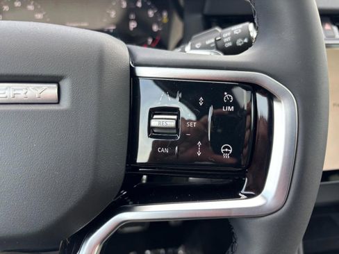 Used 2025 Land Rover Discovery Sport Dynamic SE image 18