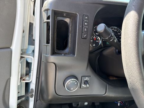Used 2014 Chevrolet Express 3500 RWD image 15