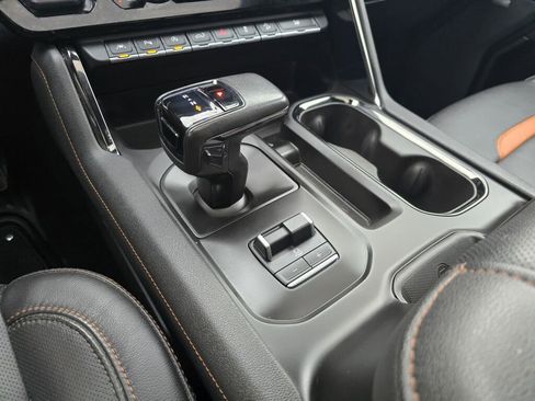 Used 2022 GMC Sierra 1500 AT4 w/ AT4 Premium Package image 27