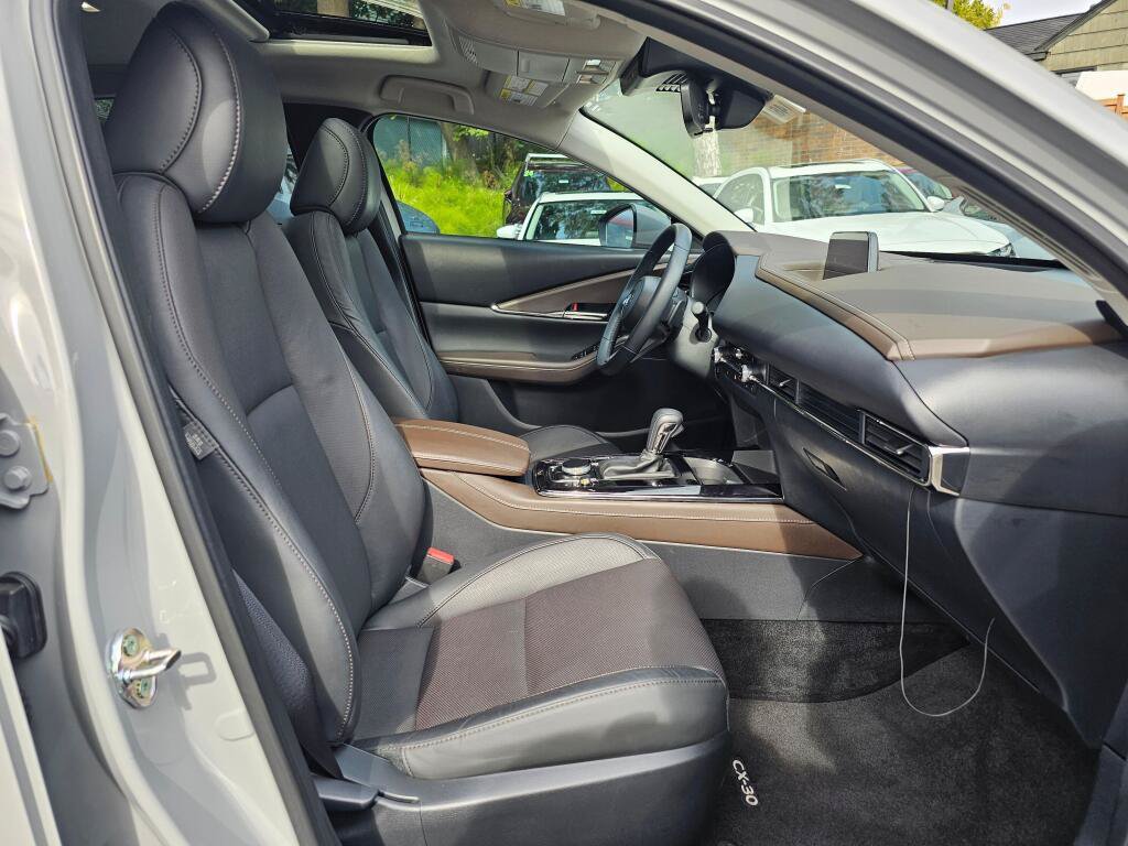Certified 2025 MAZDA CX-30 AWD 2.5 S w/ Premium Package image 11