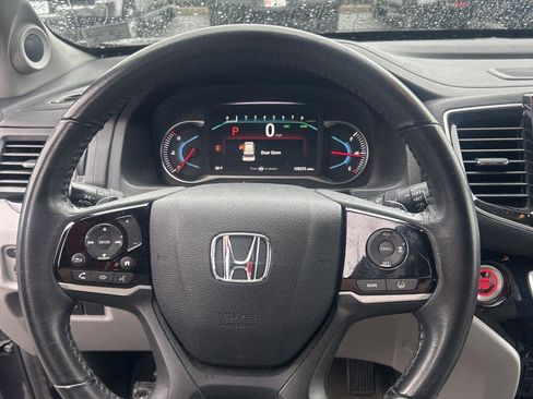 Used 2019 Honda Pilot Touring image 9
