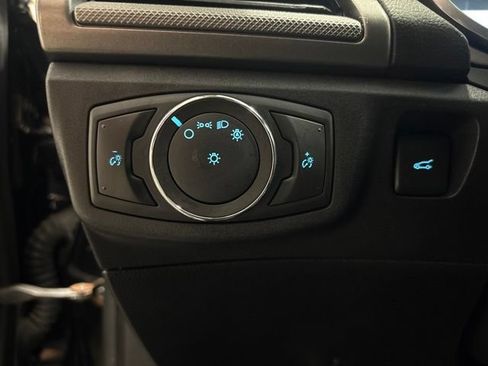 Used 2020 Ford Fusion SE FWD image 14