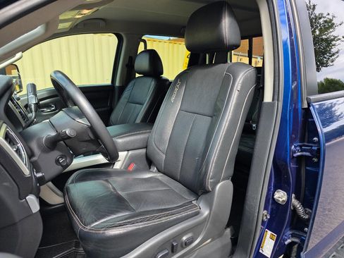 Used 2017 Nissan Titan PRO-4X w/ Pro-4x Convenience Package image 16