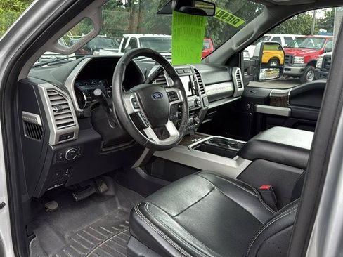 Used 2017 Ford F250 Lariat w/ Lariat Ultimate Package AWD/4WD image 5