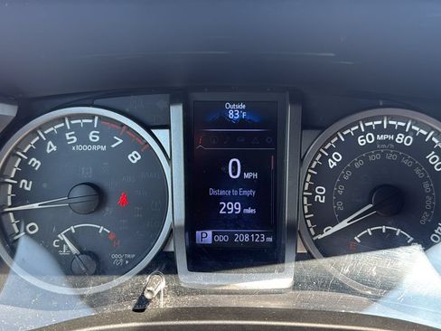 Used 2019 Toyota Tacoma Limited AWD/4WD image 13