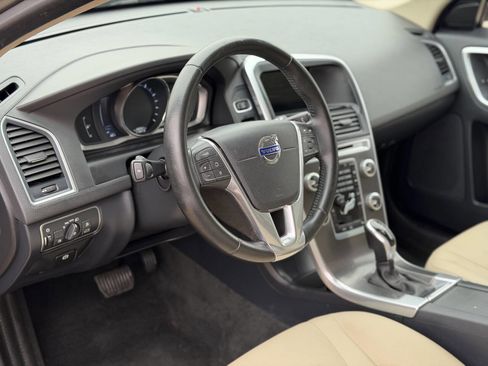 Used 2016 Volvo XC60 T6 AWD/4WD image 10