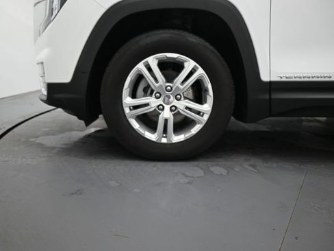Certified 2024 GMC Terrain SLE image 8