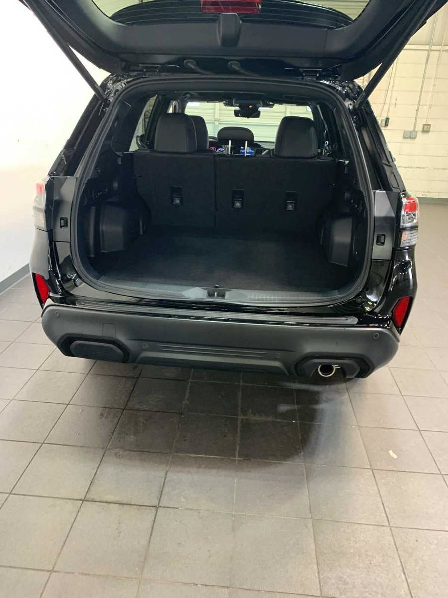 Used 2026 Subaru Forester Touring AWD/4WD image 11