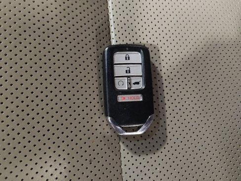 Used 2019 Honda Pilot Elite image 32