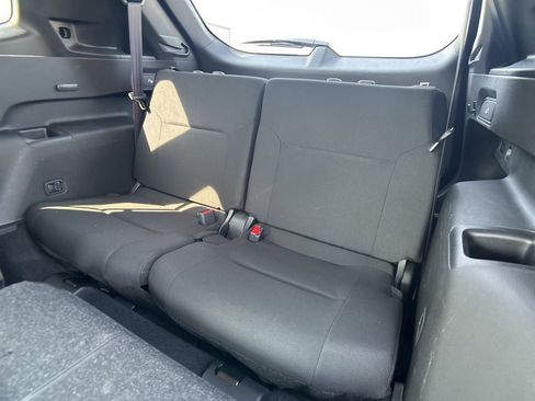 Used 2025 Mitsubishi Outlander ES image 31