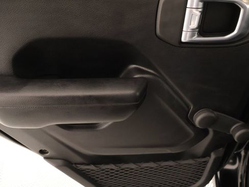 Used 2021 Jeep Wrangler Unlimited Sport AWD/4WD image 15