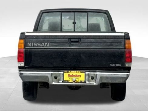 Used 1987 Nissan Pickup SE image 6