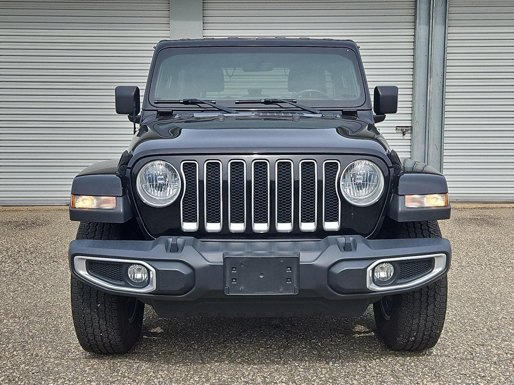 Used 2018 Jeep Wrangler Unlimited Sahara w/ Dual Top Group AWD/4WD image 10