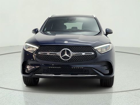Used 2023 Mercedes-Benz GLC 300 4MATIC image 2