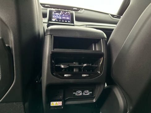 New 2025 Jeep Grand Cherokee Altitude image 17