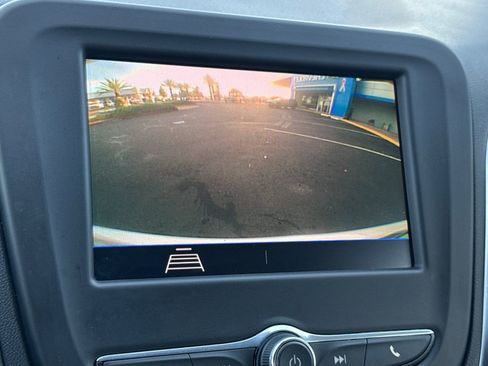 Certified 2021 Chevrolet Equinox LT w/ Driver Convenience Package image 21