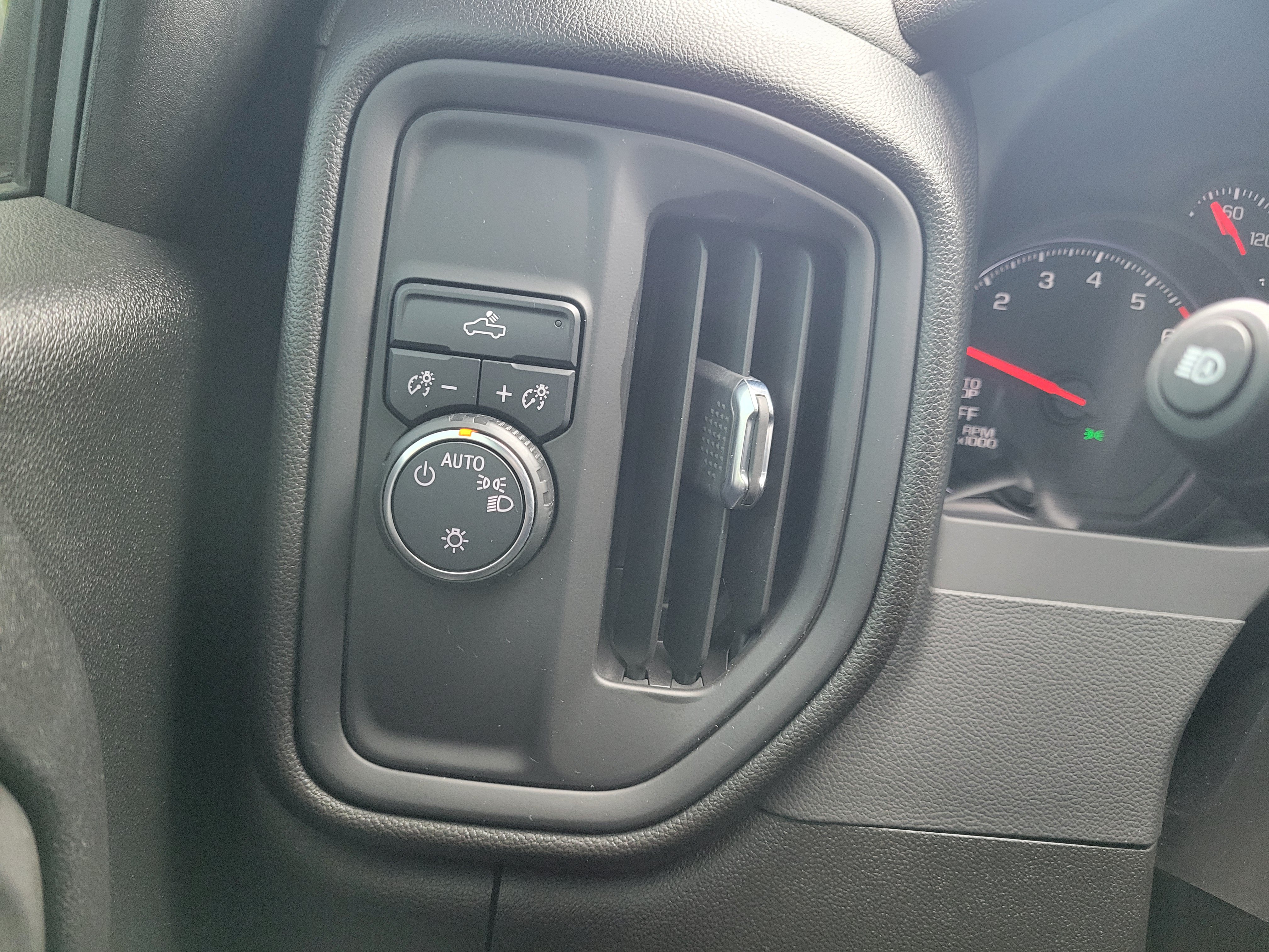 Certified 2022 Chevrolet Silverado 1500 Custom RWD image 20