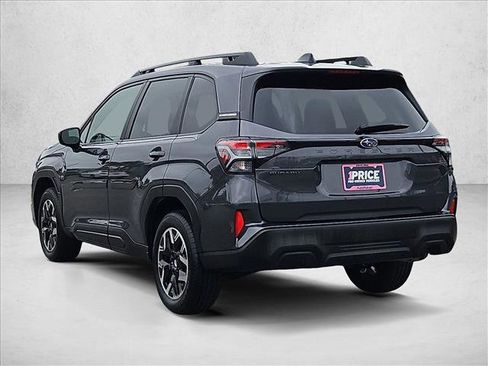 Used 2025 Subaru Forester Premium image 8