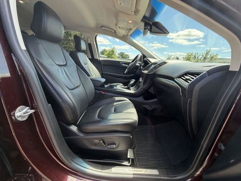 Used 2018 Ford Edge Titanium w/ Ford Safe & Smart Package AWD/4WD image 28