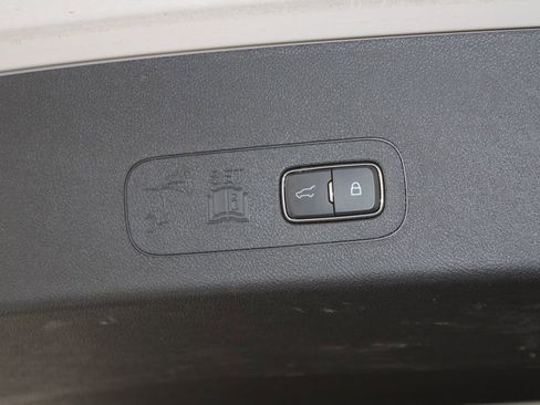 Used 2024 Lincoln Aviator Reserve w/ Equipment Group 201A image 16