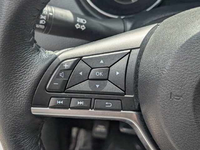 Used 2018 Nissan Rogue SV AWD/4WD image 22