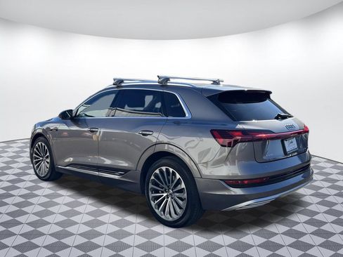 Used 2019 Audi e-tron Prestige w/ Prestige Package AWD/4WD image 5