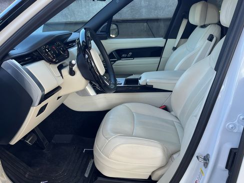 Used 2025 Land Rover Range Rover Long Wheelbase Autobiography AWD/4WD image 3