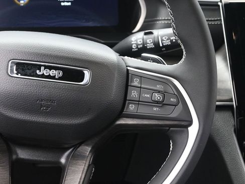 New 2025 Jeep Grand Cherokee L Limited image 30