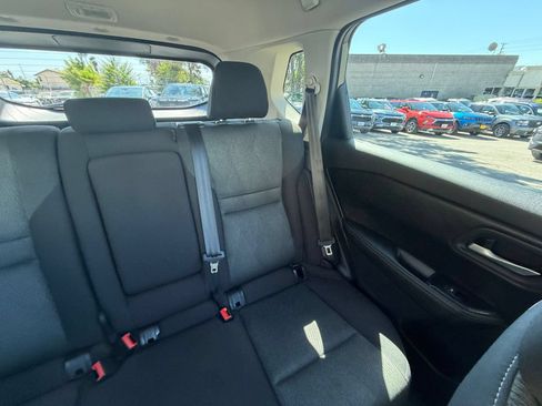 Used 2025 Nissan Rogue SV FWD image 38
