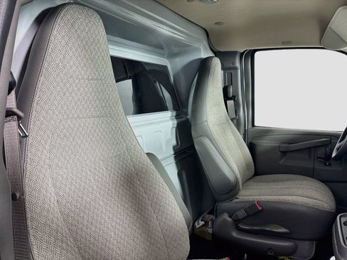 New 2026 GMC Savana 2500 w/ Driver Convenience Package RWD image 21