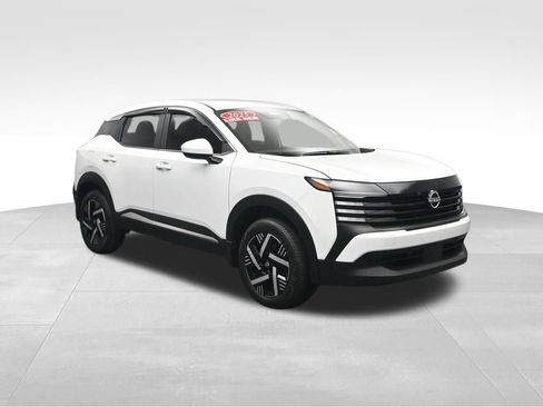 Used 2025 Nissan Kicks SV FWD image 7