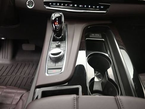 Used 2024 Cadillac Escalade Sport Platinum w/ Heavy-Duty Trailer Package AWD/4WD image 13