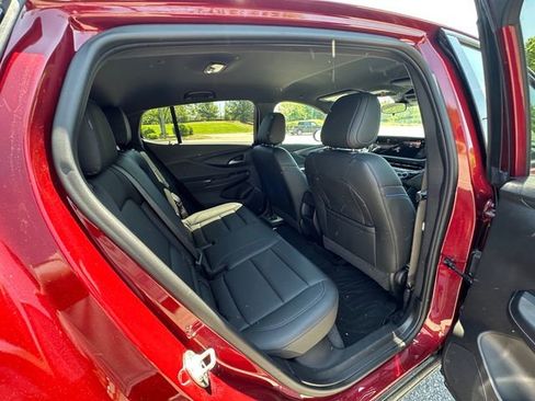 Used 2024 Buick Envista Sport Touring w/ Convenience I Package FWD image 17