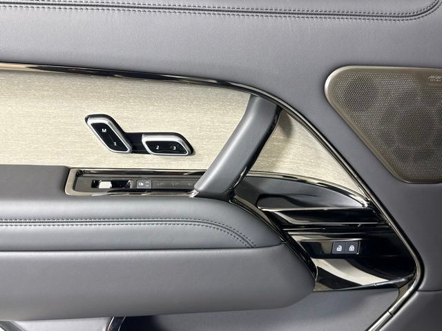 New 2026 Land Rover Range Rover SV AWD/4WD image 22