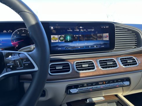 Certified 2025 Mercedes-Benz GLS 450 450 image 18