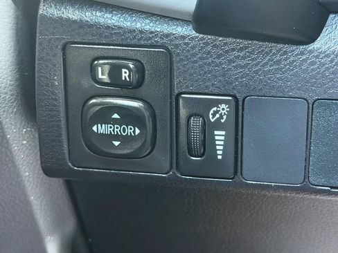 Used 2018 Toyota Corolla LE FWD image 24